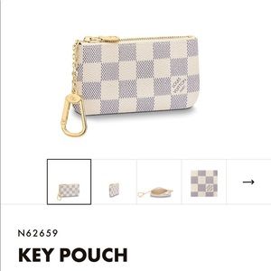Authentic Louis Vuitton key chain pouch ✨